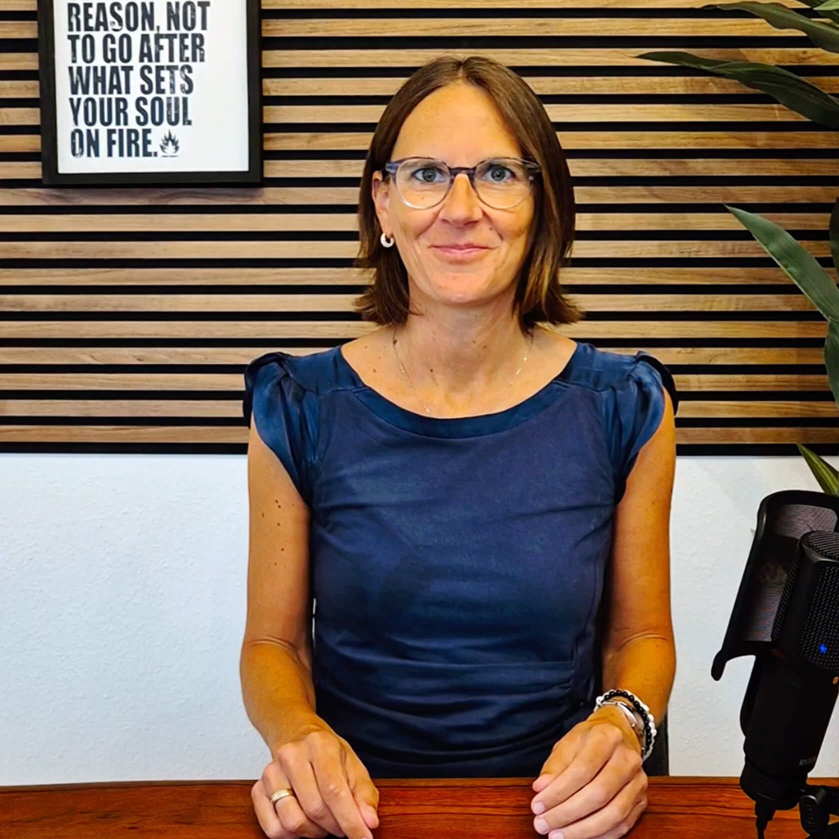 Video von Performance Coach Manuela Hartmann, die ihre eigene Leidensgeschichte und persönlichen Erfolgsweg teilt.